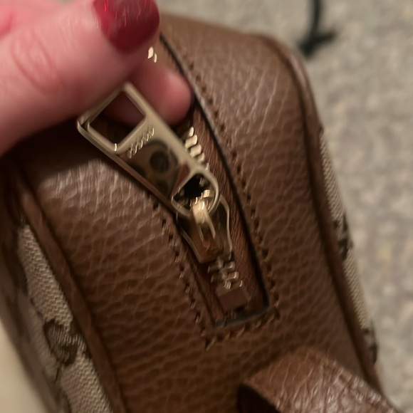 Gucci crossbody purse. Medium - Picture 10 of 13